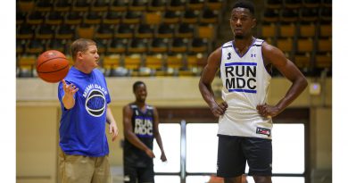 The men's basketball team at practice.