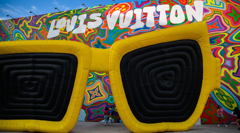 Louis Vuitton pop up.